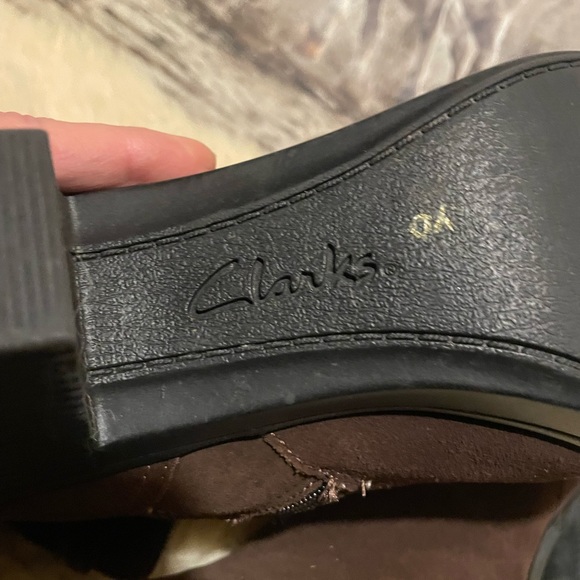 Clarks suede boots - Picture 12 of 14